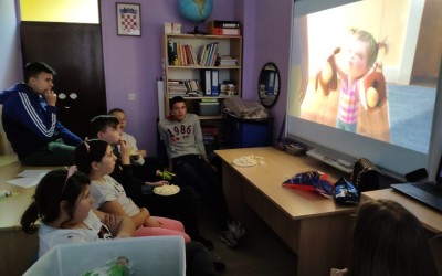 Organiziralu smo gledanje filma „izvrnuto-obrnuto“ u prostorima Udruge,  radionicu je vodila sara bojić, mag. pedagogije