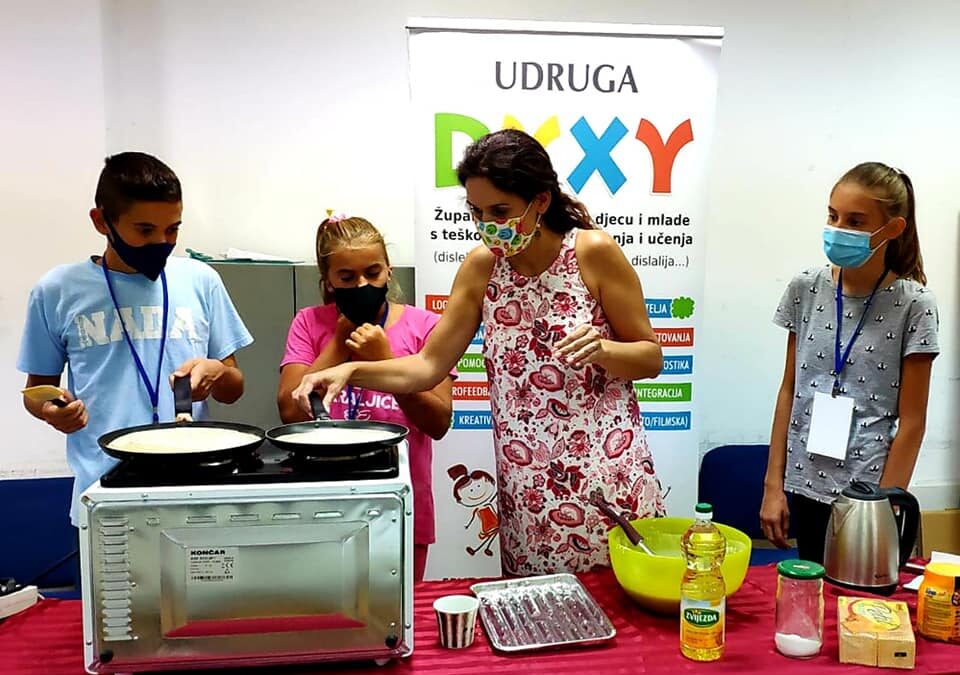 UDRUGA DYXY U MEĐUNARODNOM UMJETNIČKOM PROJEKTU “NEKA JEDU KOLAČE! / LET THEM EAT CAKE!”- OBILJEŽAVANJE MEĐUNARODNOG DANA PISMENOSTI