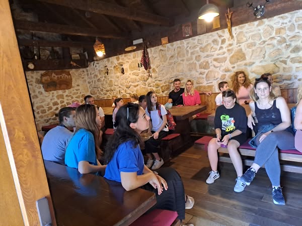 Snaga zajedništva u prirodi – edukativno-kreativna aktivnost u Etno selu Škopljanci